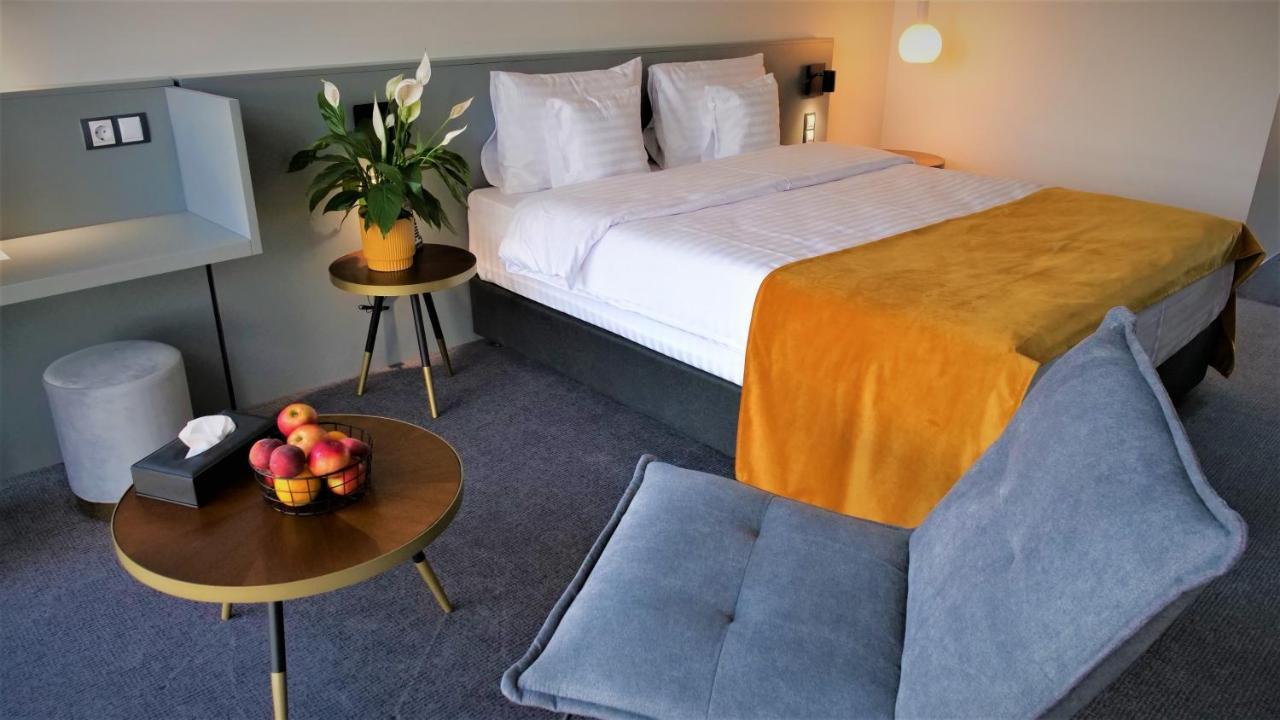 Werk Hotel & Spa Hunedoara Bagian luar foto